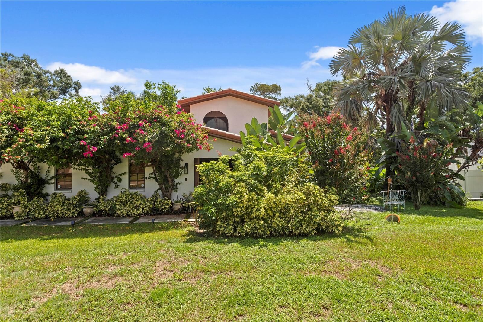 Property Photo:  7915 Flowerfield Drive  FL 33615 