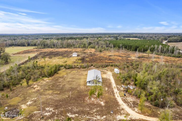 Property Photo:  284 W Wire Road  MS 39573 
