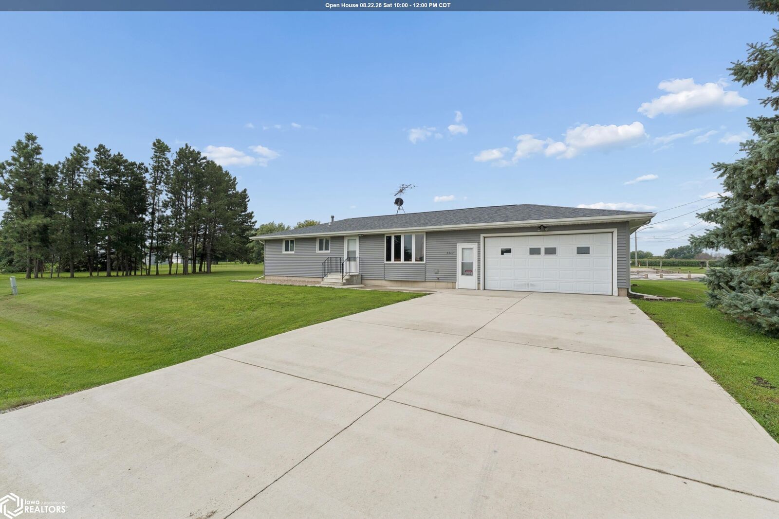 Property Photo: 3310 Delaware Avenue IA 50401