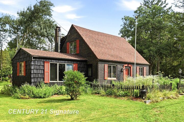 Property Photo:  3865 Old King Road  MI 48601 
