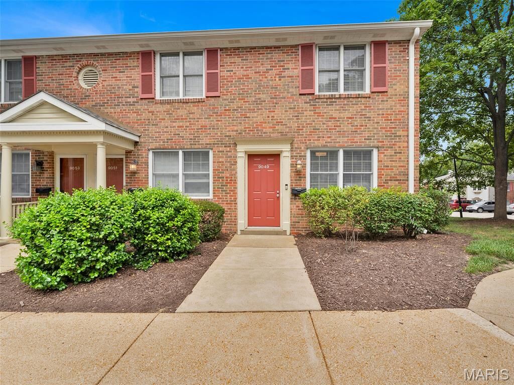 Property Photo: 9049 W Swan Circle MO 63144