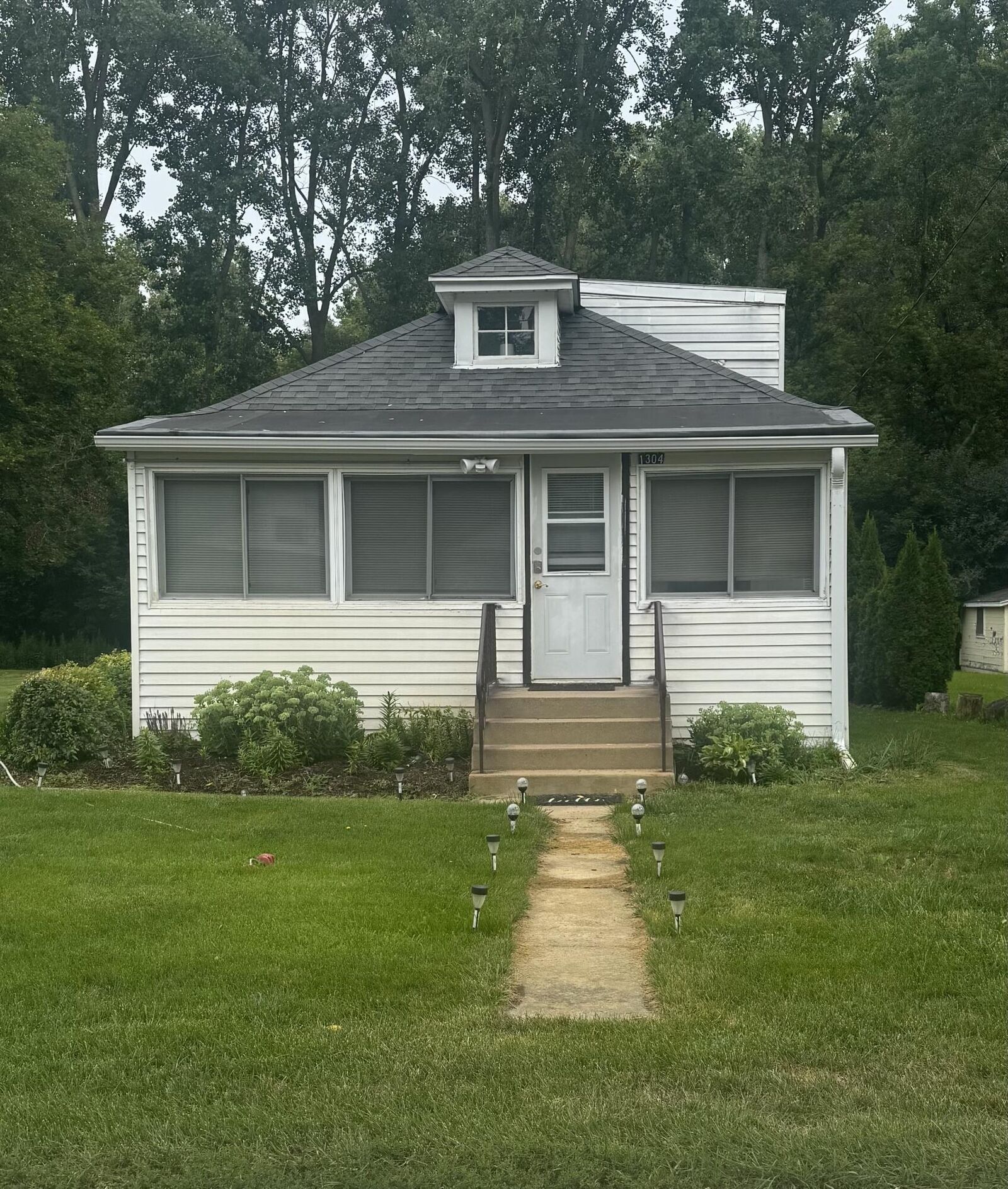 Property Photo: 1304 Lucille Ave WI 53181