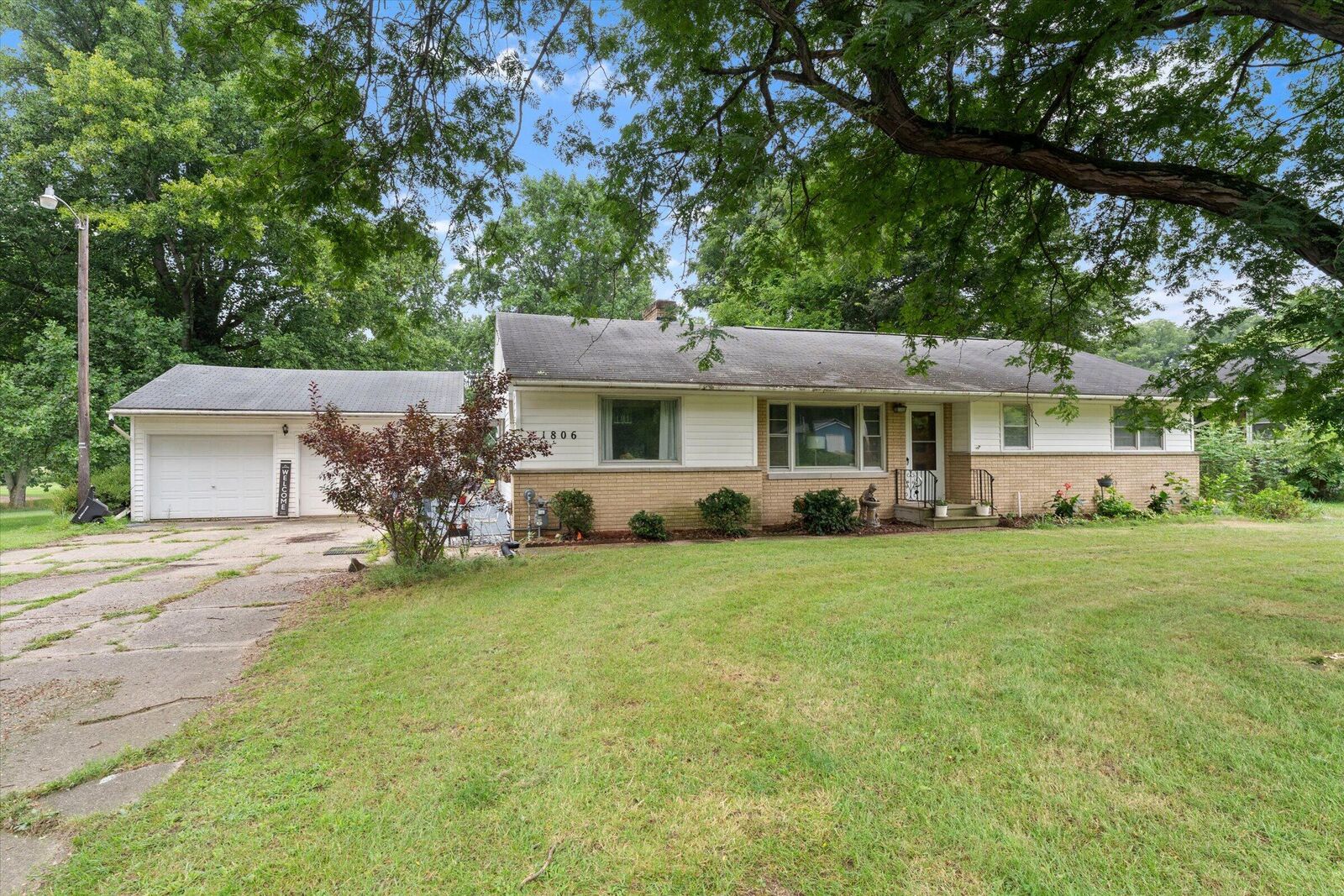 Property Photo:  1806 E Winn Road  MI 49120 
