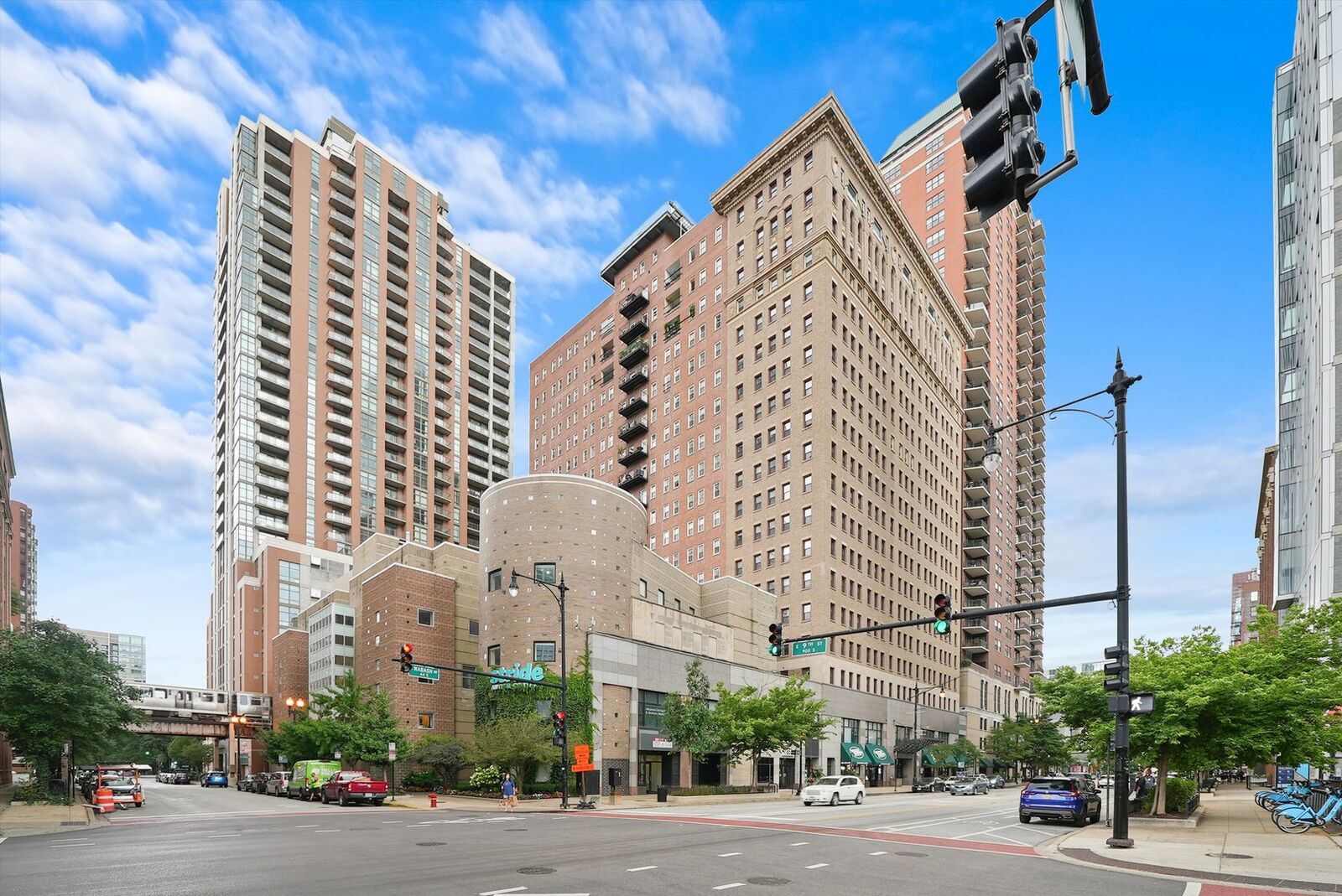 Property Photo: 40 E 9th Street 710 IL 60605