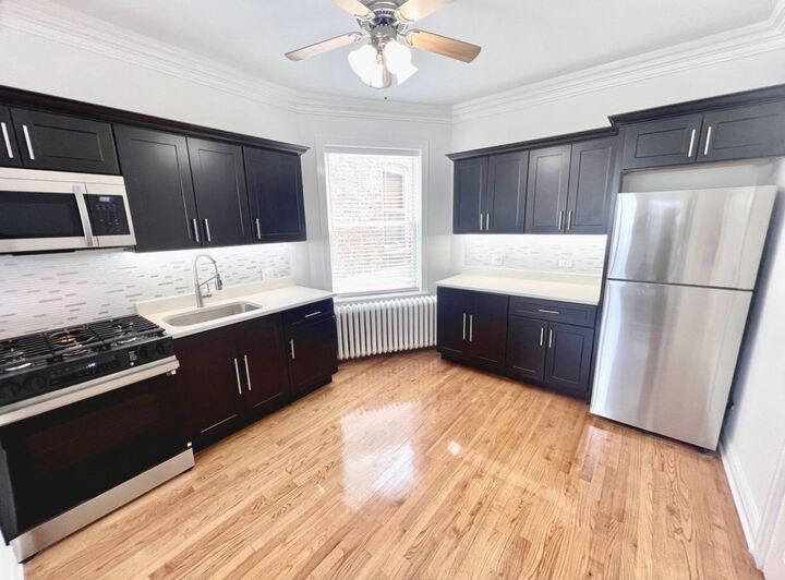 Property Photo: 6619 Cermak Road 2F IL 60402