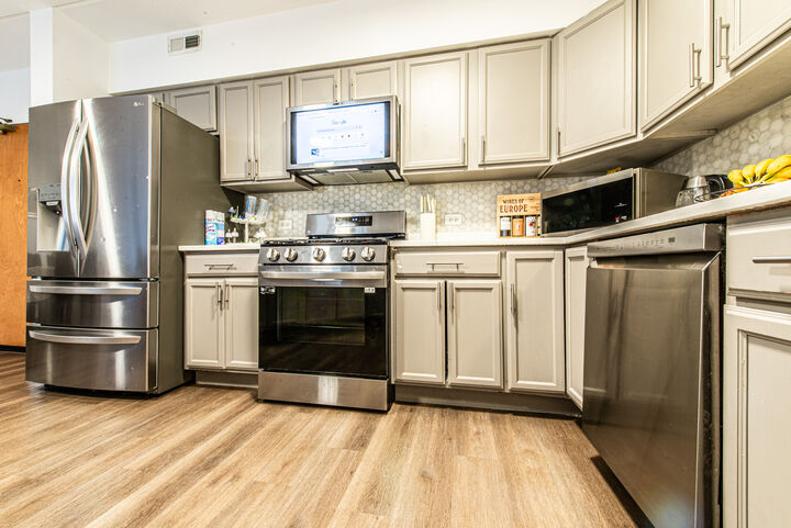 Property Photo: 9864 W Leland Avenue 311 IL 60176