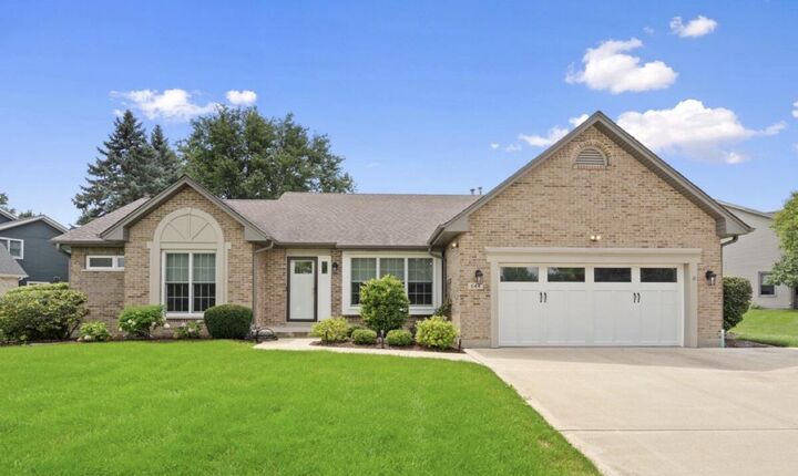 Property Photo:  644 Country Club Drive  IL 60143 