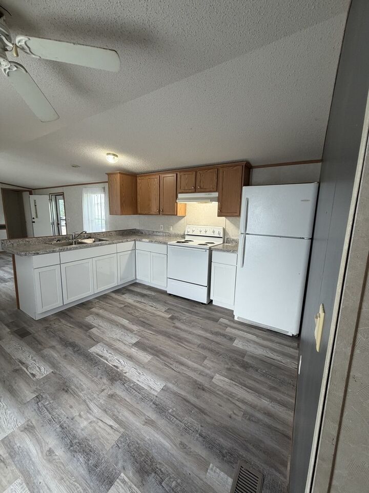 Property Photo:  16 W Wasson Road 19  IL 61310 