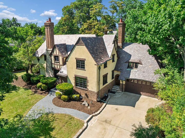 Property Photo:  465 Dundee Road  IL 60022 