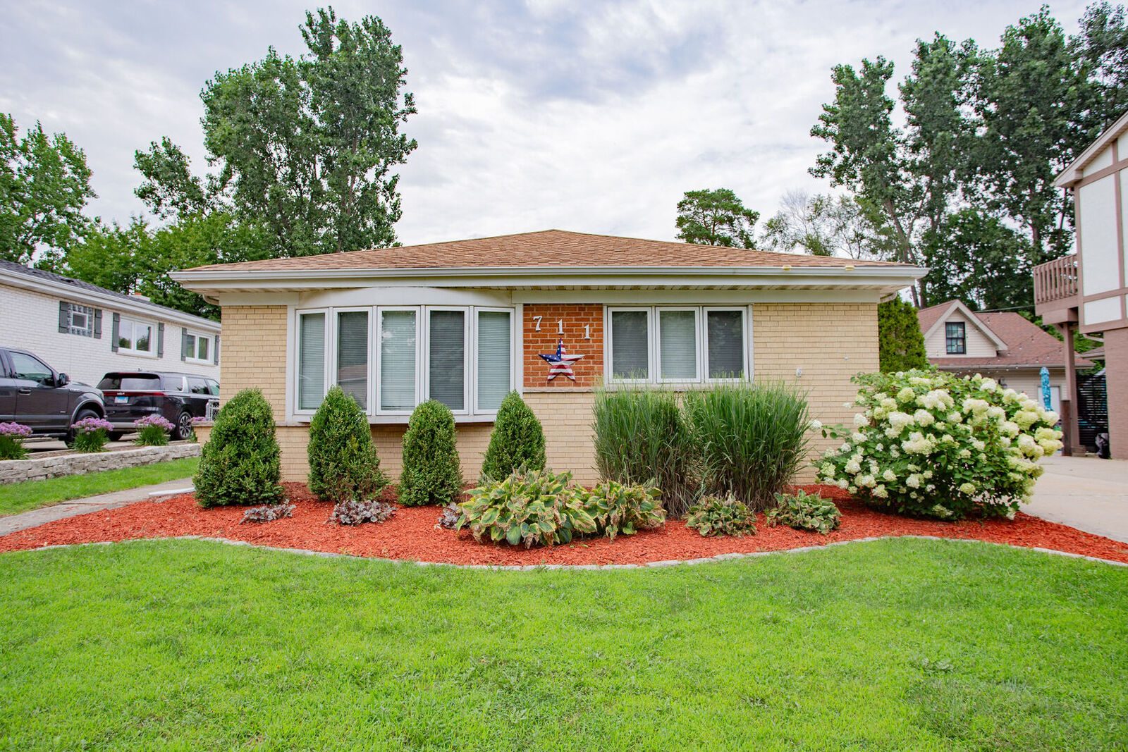 Property Photo: 711 Schiller Street IL 60143