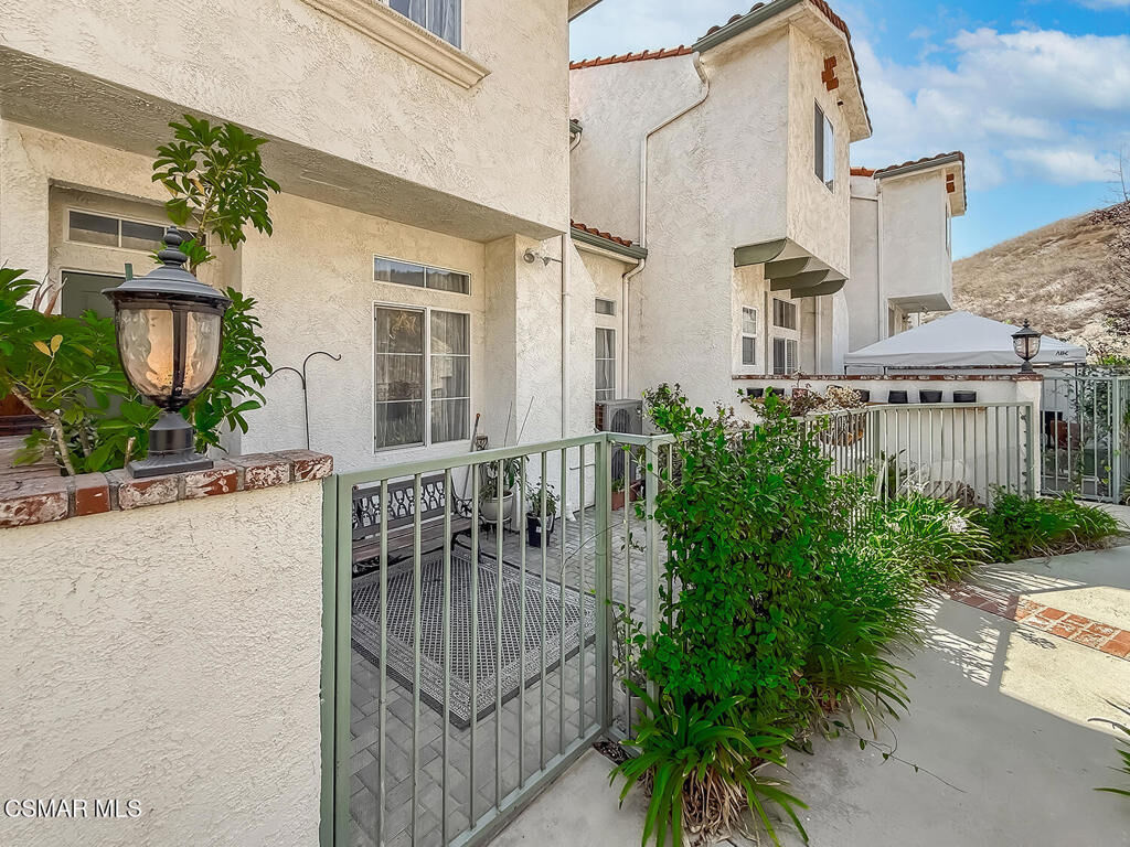 Property Photo:  391 Westlake Vista Lane  CA 91362 