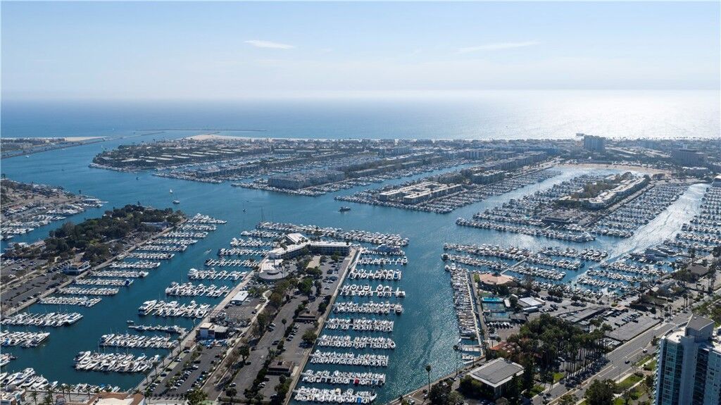 Property Photo:  13650 Marina Pointe Drive 609  CA 90292 
