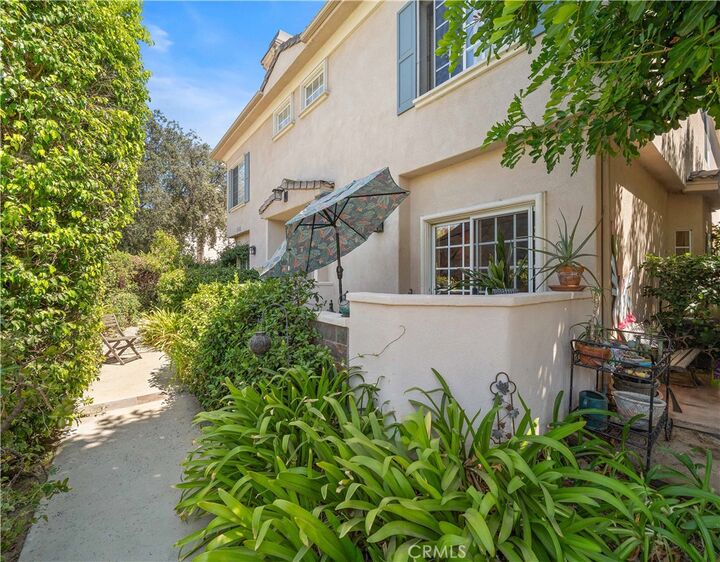 Property Photo: 11808 Riverside Drive 3 CA 91607