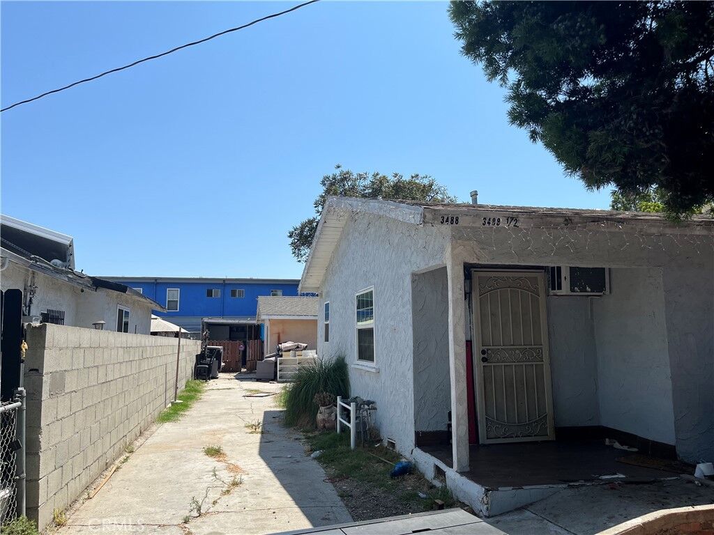 Property Photo:  3488 W 67th  CA 90043 