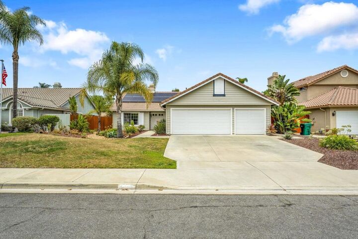 Property Photo:  5521 Daybreak Ct  CA 92057 