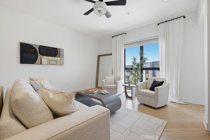 Property Photo:  402 Rockefeller 406  CA 92612 