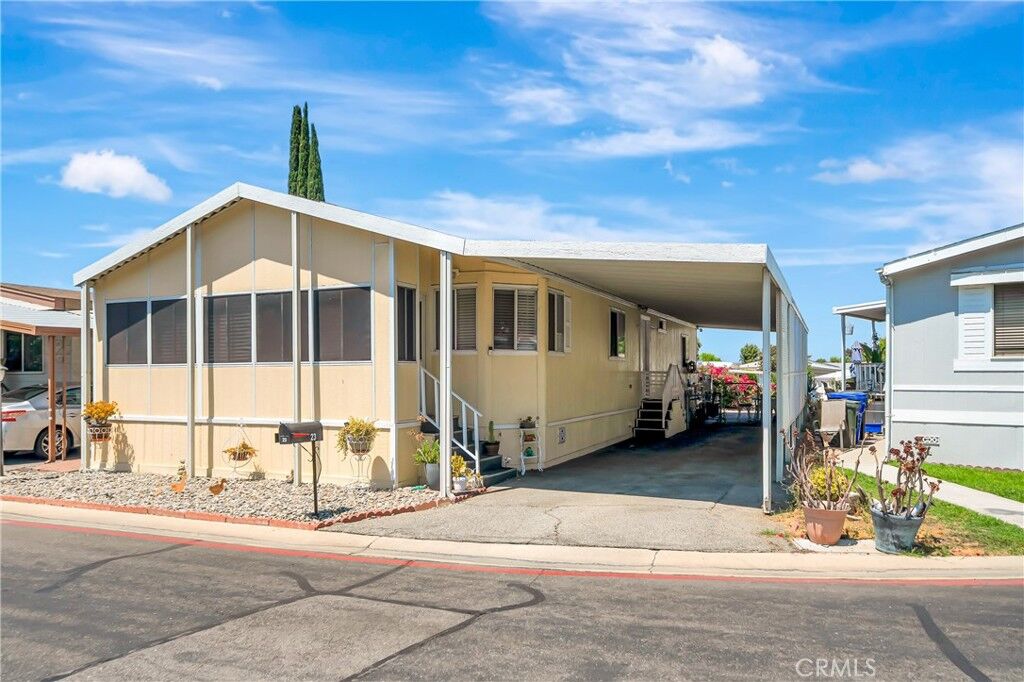 Property Photo:  27361 Sierra Hwy 23  CA 91351 