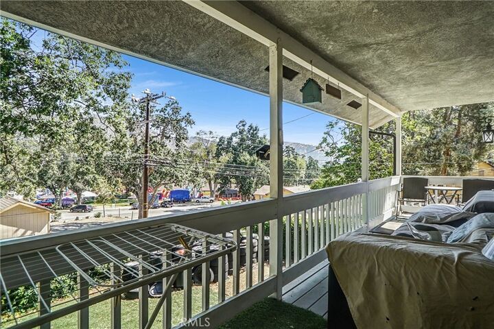 Property Photo: 3820 Encino Trail CA 93225
