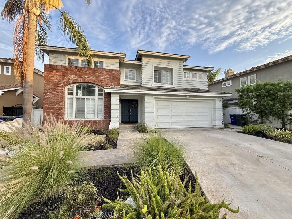Property Photo:  2960 E 20th  CA 90755 