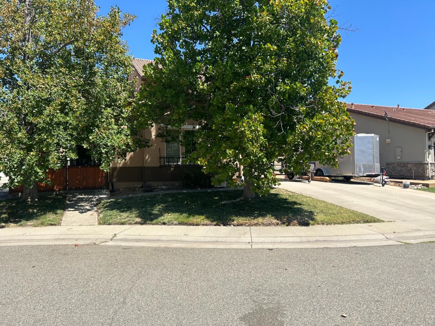 Property Photo: 1374 S Bayberry Ct CA 95648