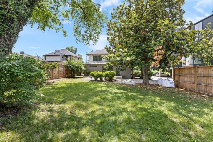 Property Photo: 208 Fairfax Ave TN 37212