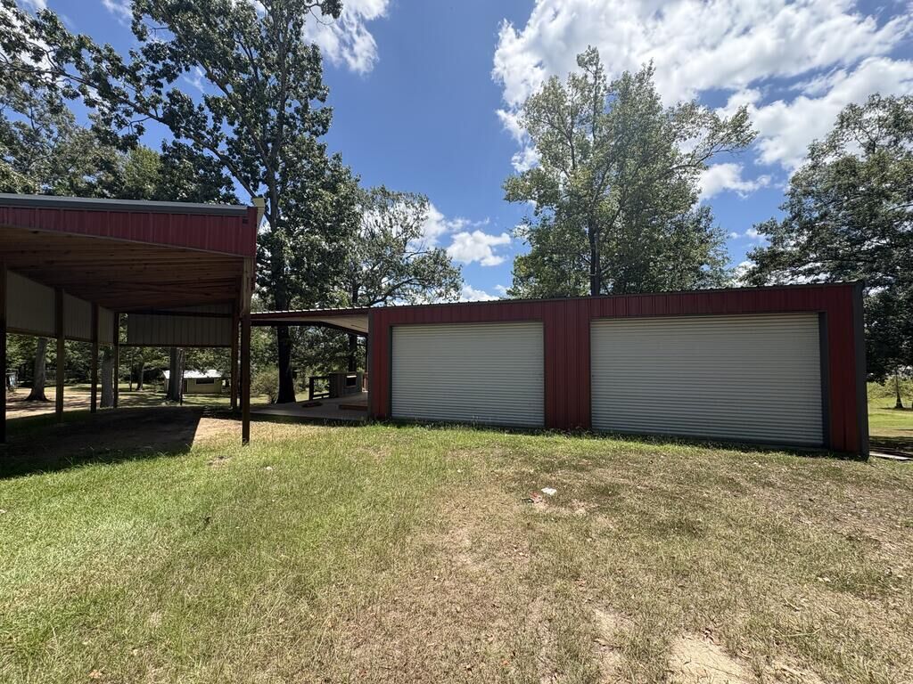 Property Photo: 186 County Road 4804 E TX 75929