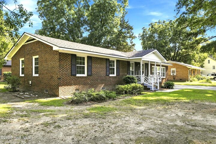 Property Photo: 404 W Green Street NC 27871