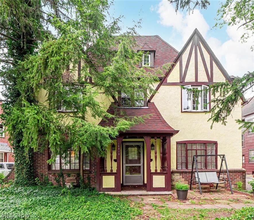 Property Photo: 18313 Newell Road 1 OH 44122