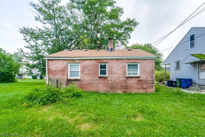 Property Photo: 396 Niagara Road OH 44089