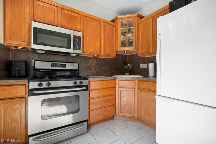 Property Photo:  3270 W 122nd Street  OH 44111 