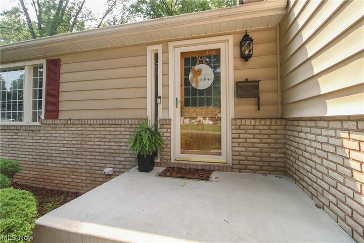 Property Photo:  452 Rockland Drive  OH 44512 