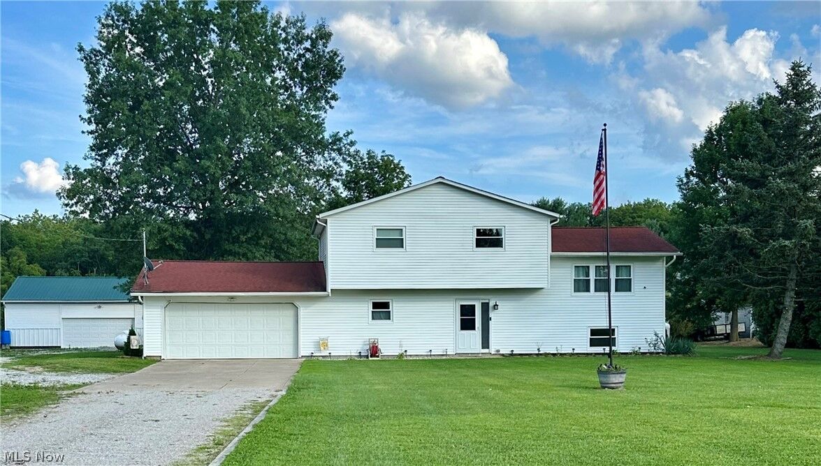 Property Photo:  22551 Indian Hollow Road  OH 44090 