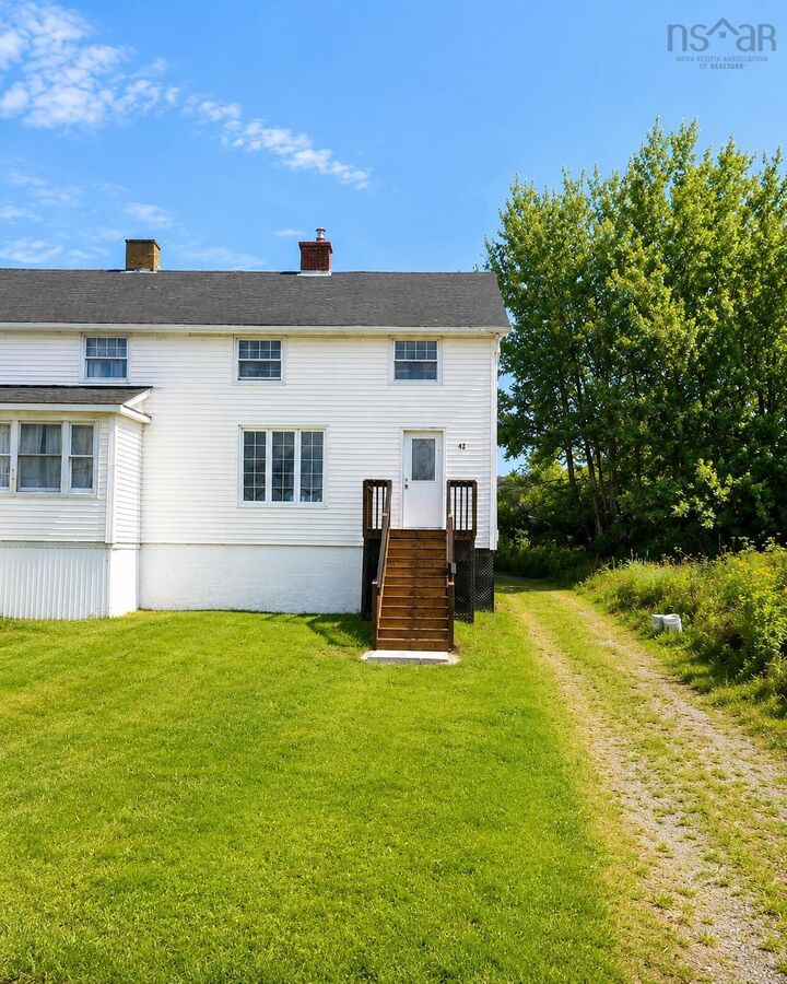 42 Richmond Street — photo 1