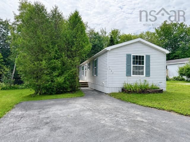 Property Photo: 1140 Susan Drive NS B4E 1P1