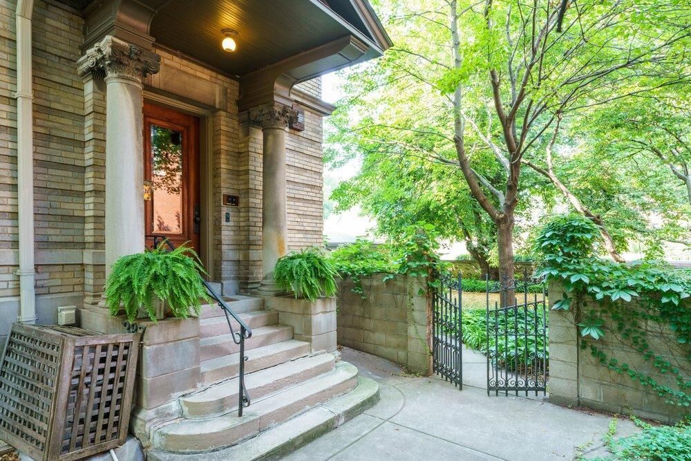 Property Photo:  387 Portland Avenue 1B  MN 55102 