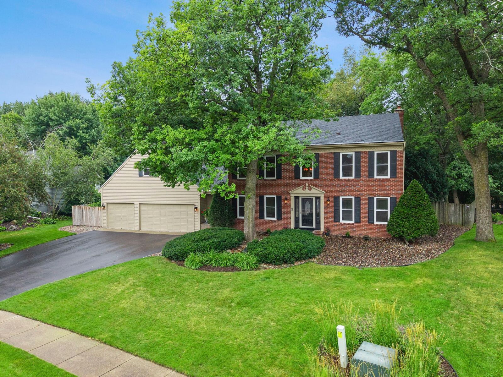 Property Photo: 17727 Kingsway Path MN 55044