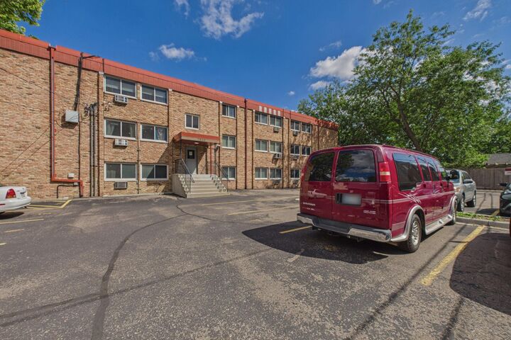 Property Photo:  2630 Pleasant Avenue 205  MN 55408 