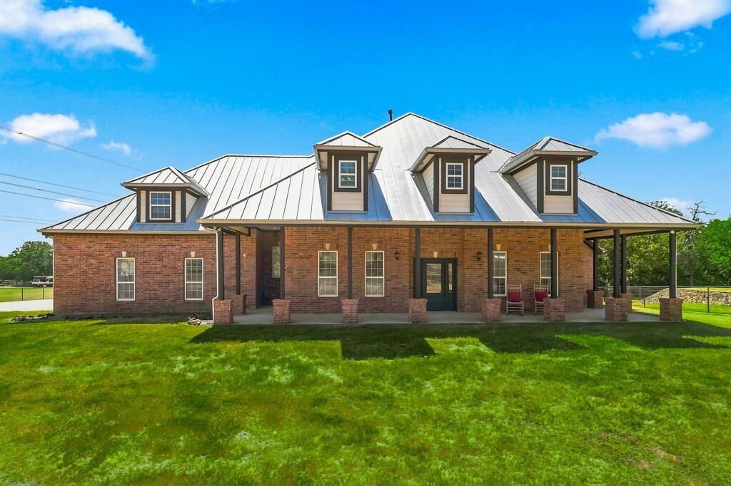 Property Photo:  820 Copper Woods Lane  TX 75077 