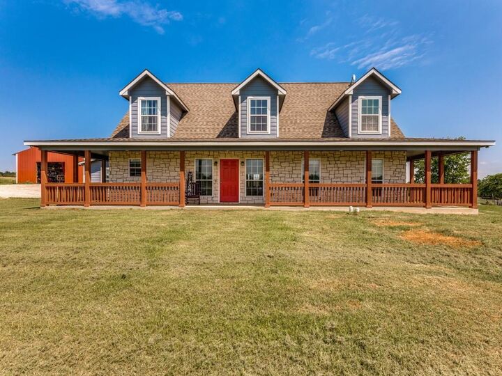 Property Photo:  760 County Road 4380  TX 76234 