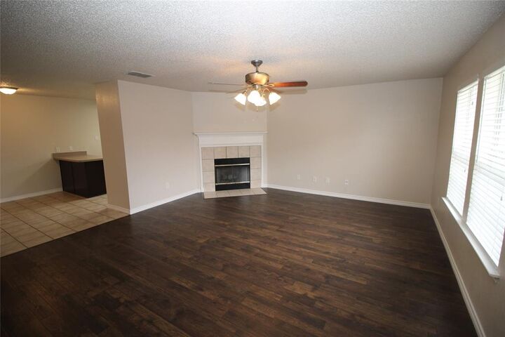 Property Photo: 856 McCully Street TX 76108