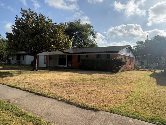 Property Photo: 4974 Dupont Drive TX 75216