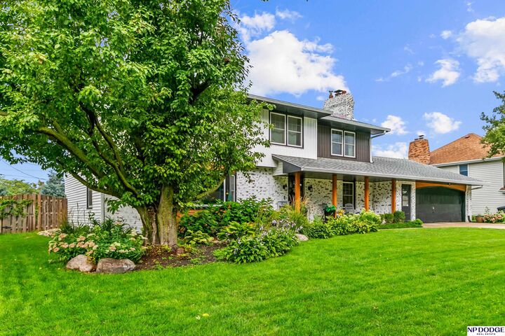Property Photo: 836 S 131 Avenue NE 68154