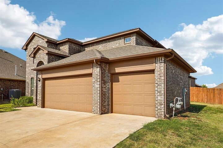 Property Photo:  14721 Rambling Creek Circle  OK 73142 