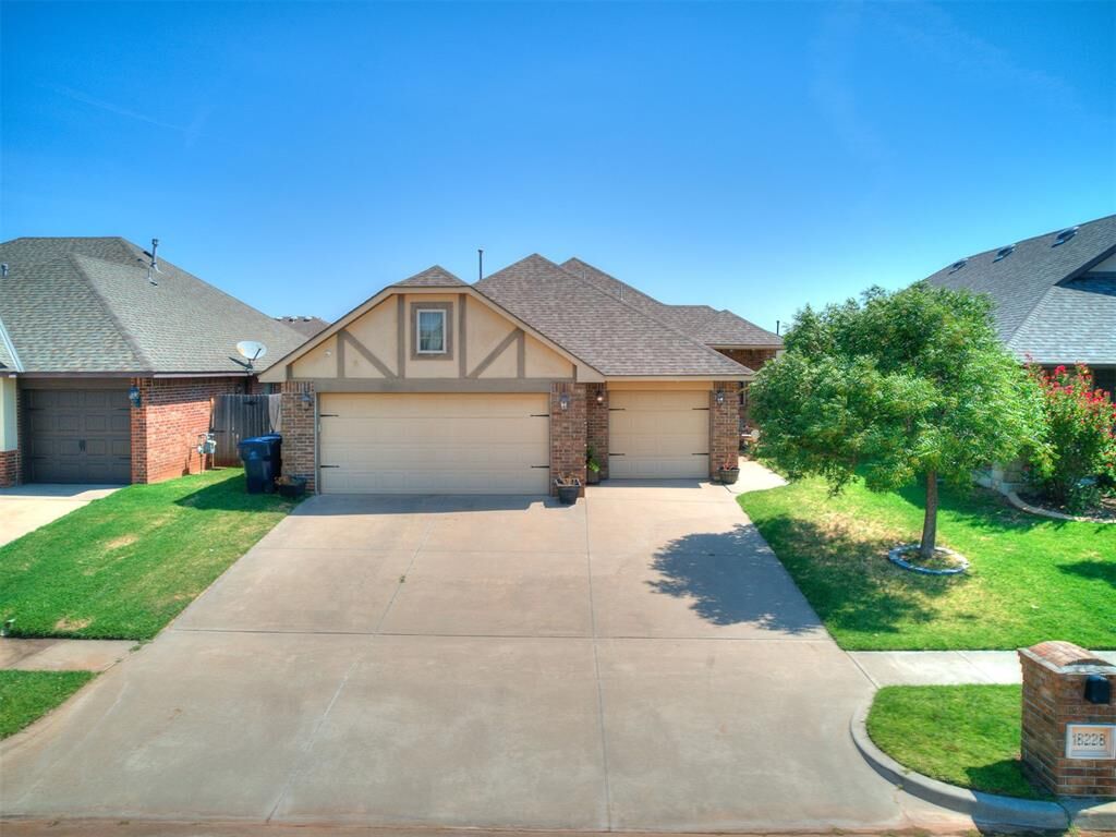 Property Photo: 18228 Bridlington Drive OK 73012