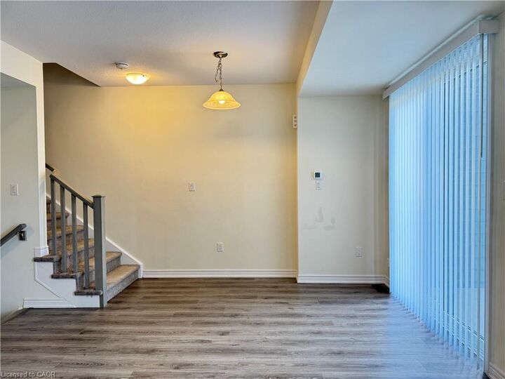 Property Photo:  100 Hollywood Court 27  ON N1R 0C5 