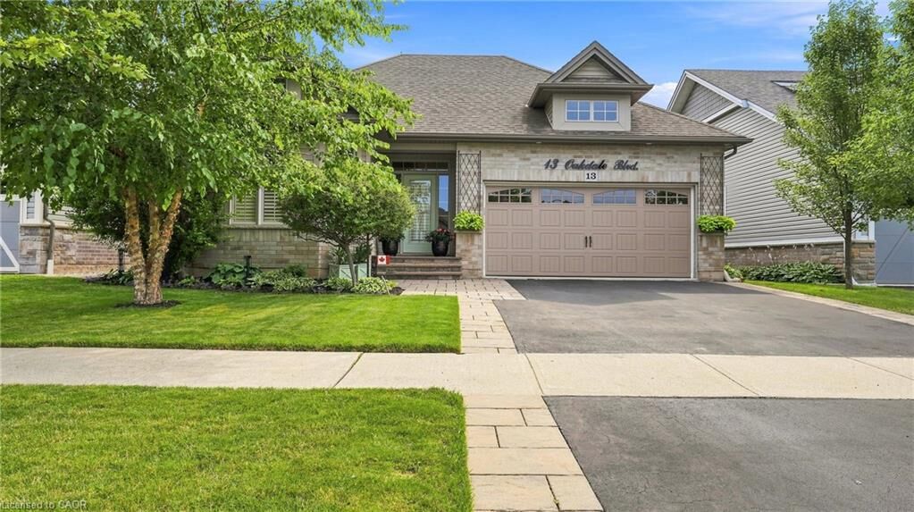 Property Photo:  13 Oakdale Boulevard  ON L0R 2A0 