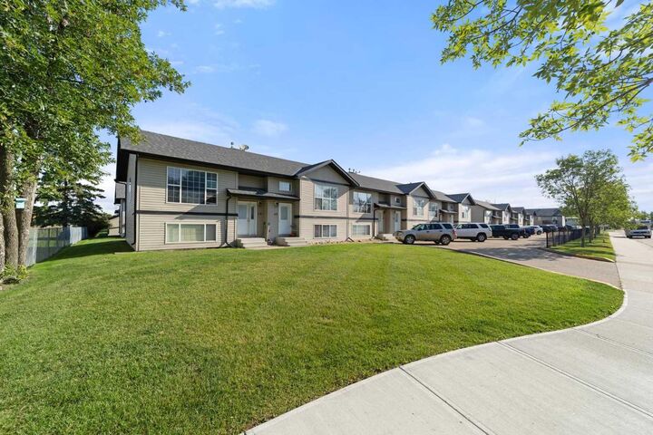 Property Photo:  4702 53 Avenue 45  AB T4V 0Y2 
