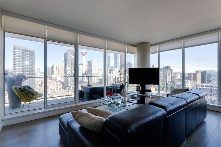 Property Photo: 1122 3 Street SE 1509 AB T2G 1H7