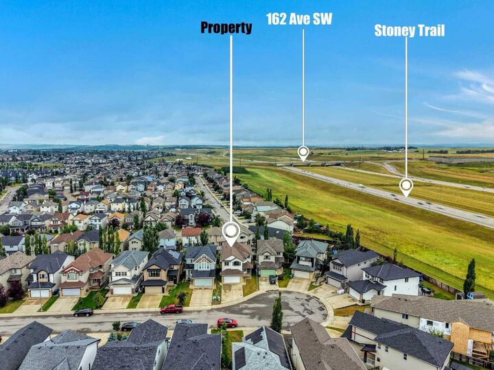 Property Photo: 92 Everglen Close SW AB T2Y 0G6