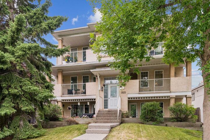 1921 25 Street SW 202 — photo 1